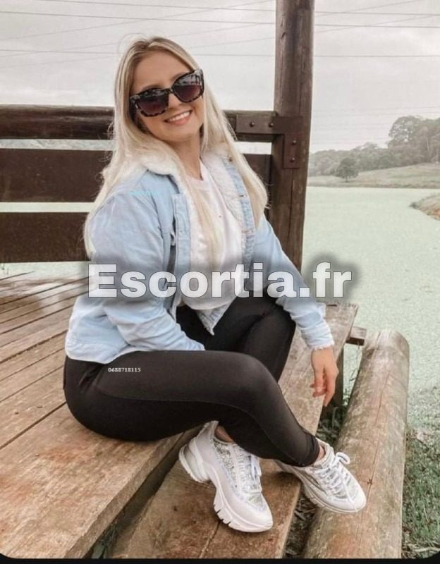 LARISSA 0688718115 escort Bourgoin-Jallieu