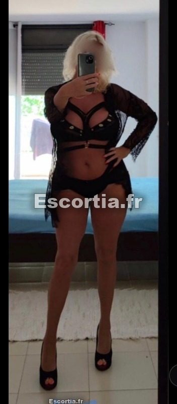 NINA RUSA en IRUN escort Hendaye