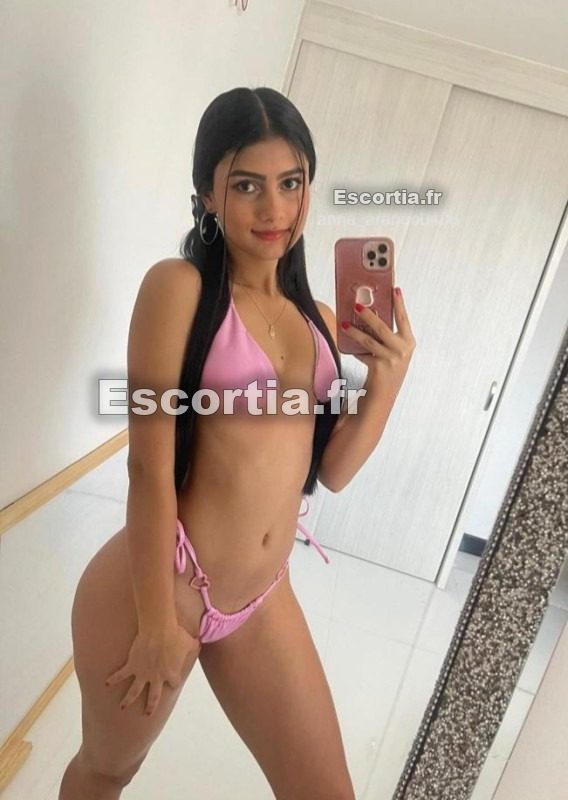 Roxi PHOTO REEL escort Rennes