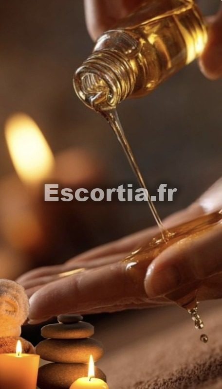 MASSAGE TANTRIC AVEC FINITION escort Royan