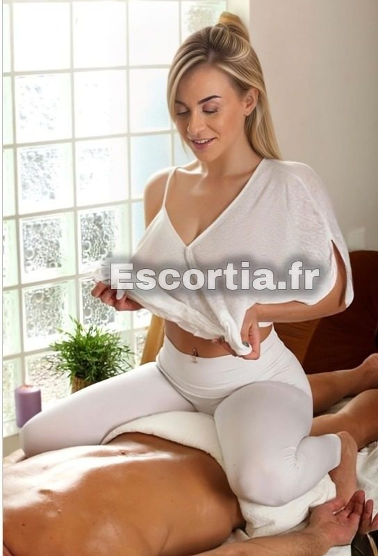 MASSAGE TANTRIQUE BECA escort Fréjus