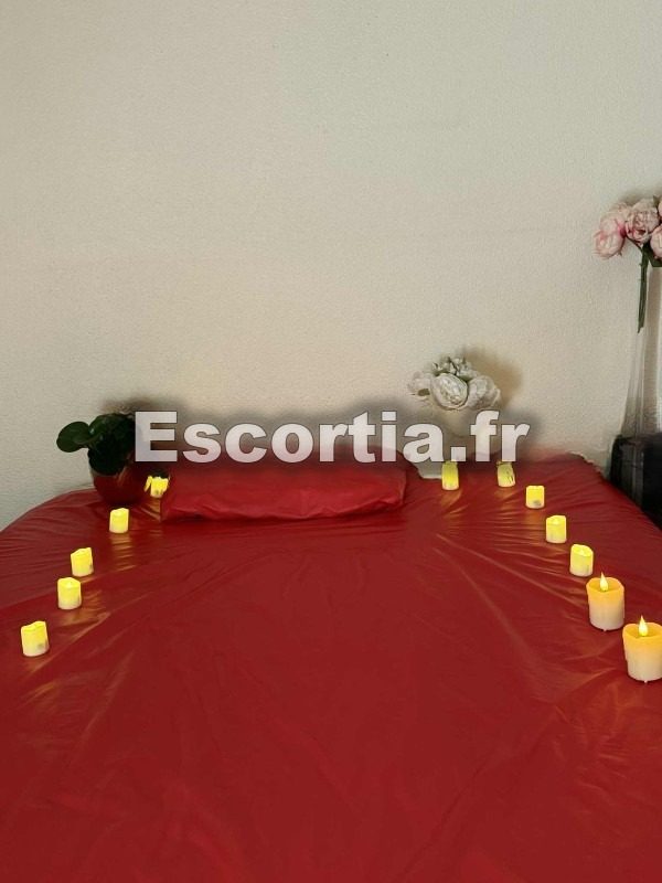 Nuru massage photo 4