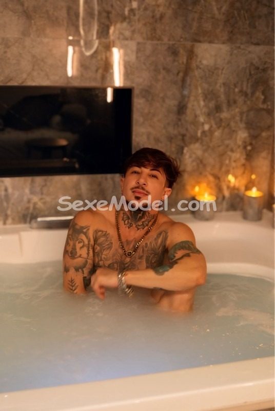 TRANS BOY FTM escort Paris
