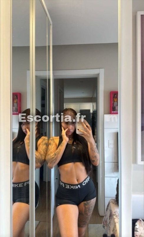 Larissa escort Choisy-le-roi