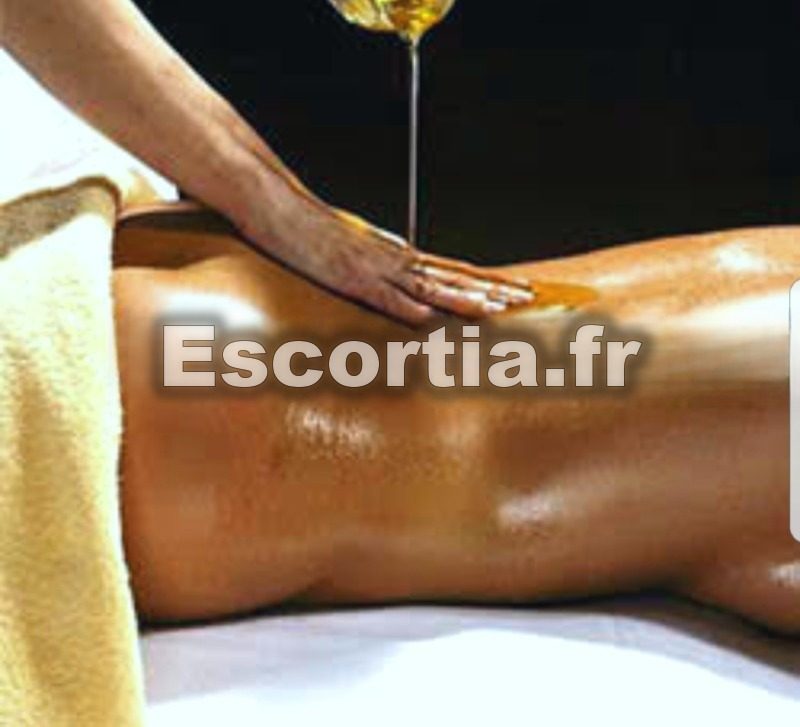 MASSAGE Y FINITION escort Nîmes
