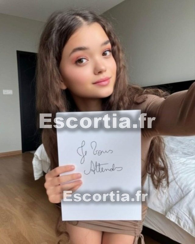 Vraiment petit escort Maisons-laffitte