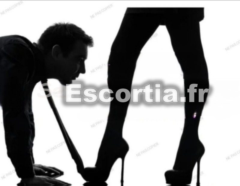 Nena Dominatrix escort Pontivy