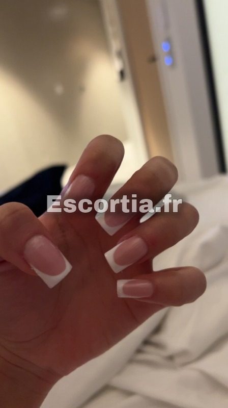 CHIENNE escort Cergy