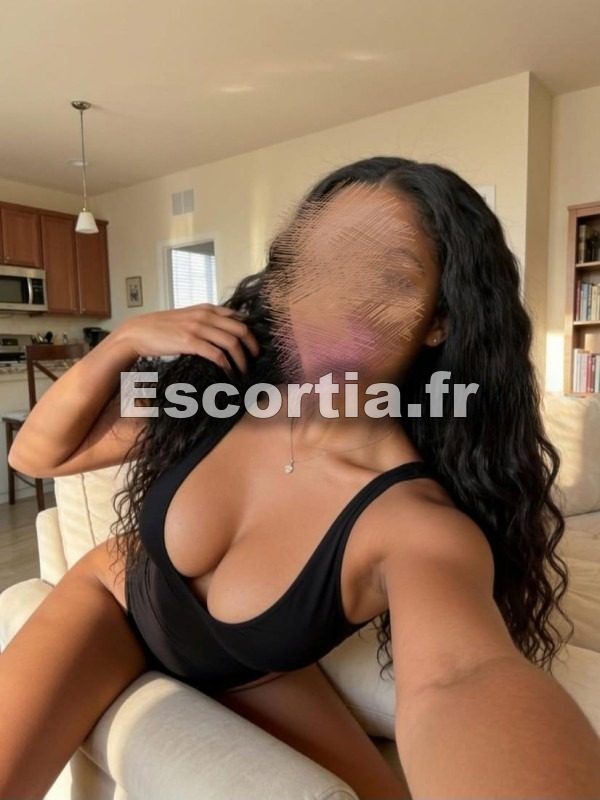 Lucia escort Salon-de-provence