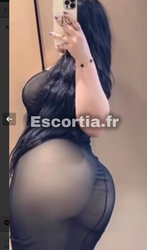 Chahinez1 escort Taverny