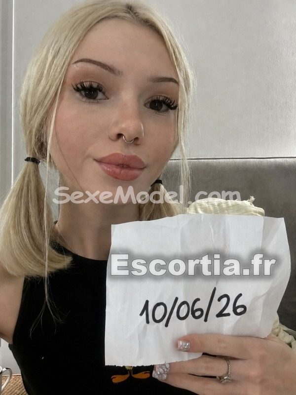 Giovanna Reel escort Versailles