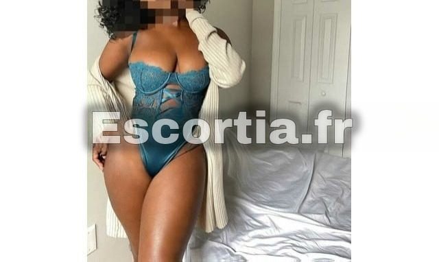 Carolina escort Oloron-Sainte-Marie