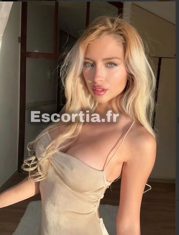Elisa escort Lyon