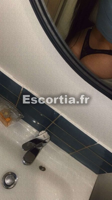 Sara sexxx photo 2