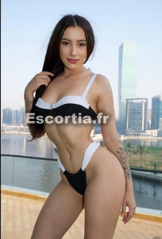Salope Coquine escort Nîmes