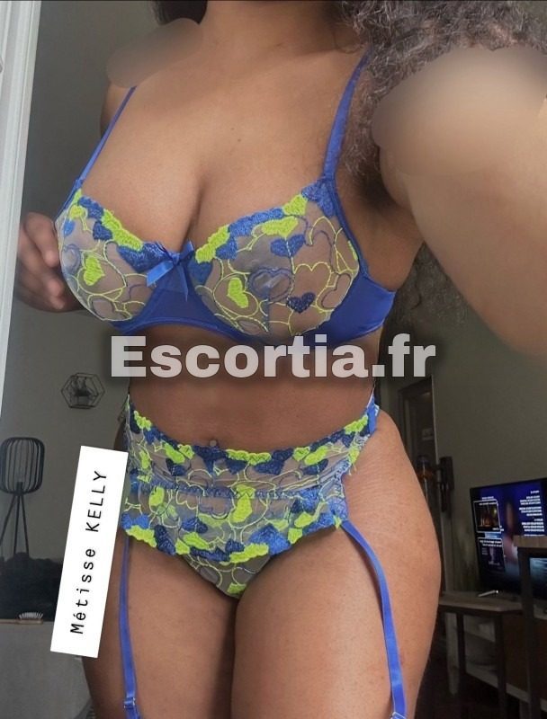 Kelly Metisse escort Rouen