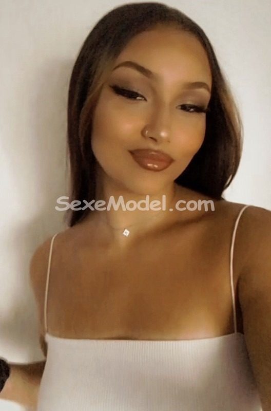 LINA1M80 escort Lyon