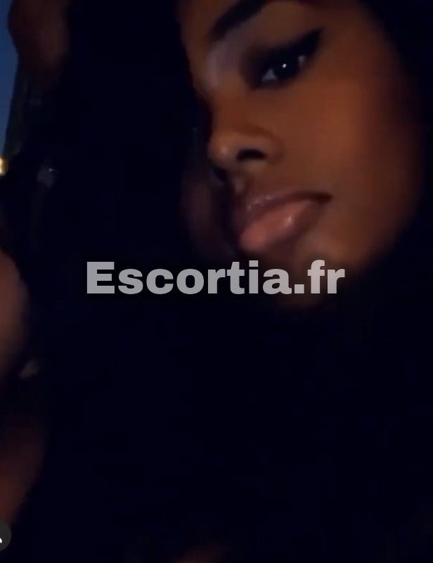 OSHUN TS Apel WHATTAP SVP escort Besançon
