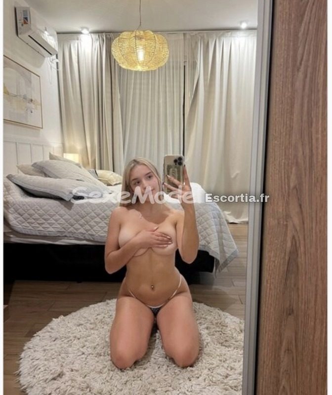 Sabrina photo 4