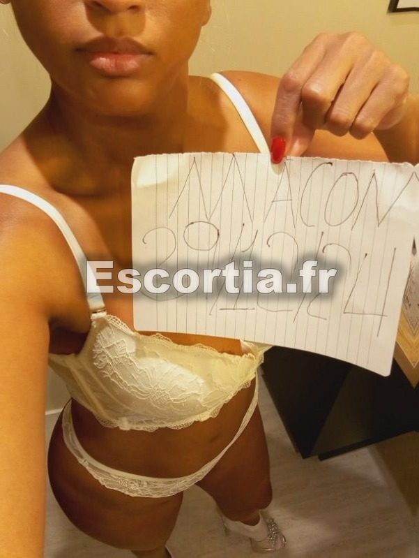 Sofia escort Laval