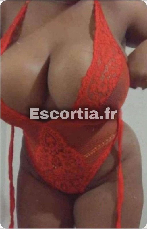 Elenia escort Strasbourg