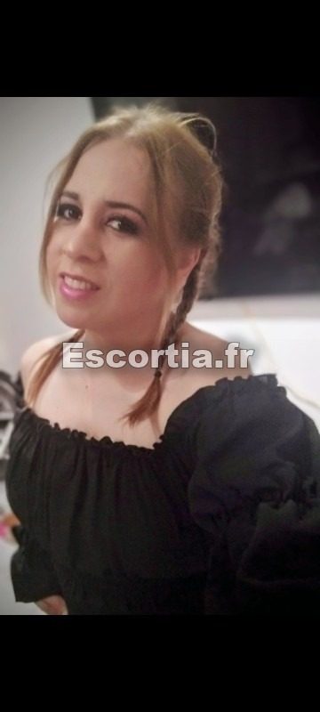 Nathaly .  Chaud Dominant . photo 3