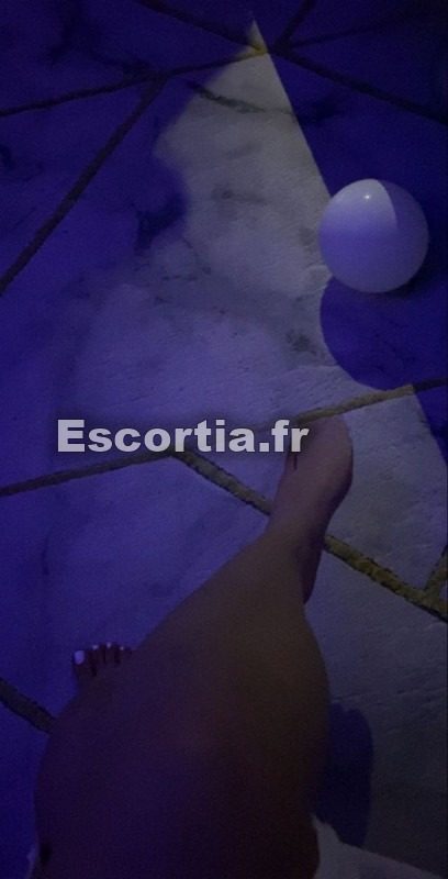Neyaa escort Alfortville