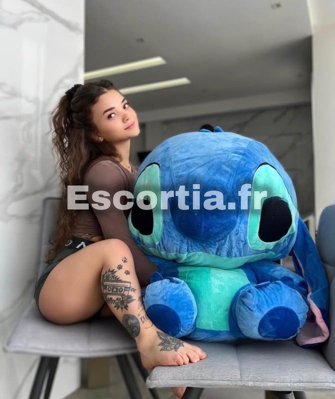 Alaia naine photo 2
