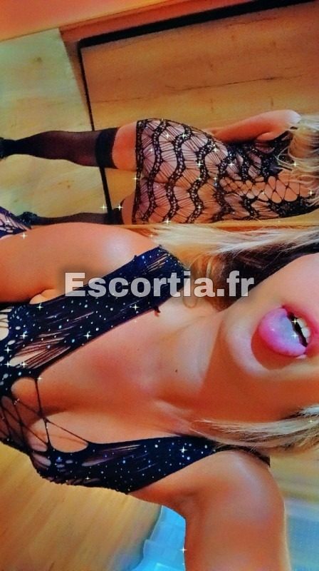 Carlalacoquine escort Montpellier