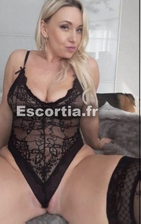 Antonella BodyBody photo 3