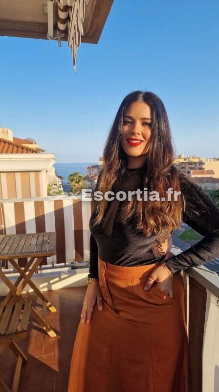 Amanda escort Menton