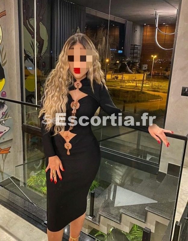 Eduarda escort Calais