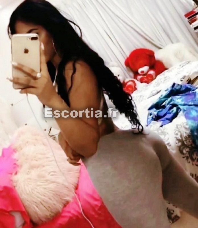Cristal la Bella escort Aucamville