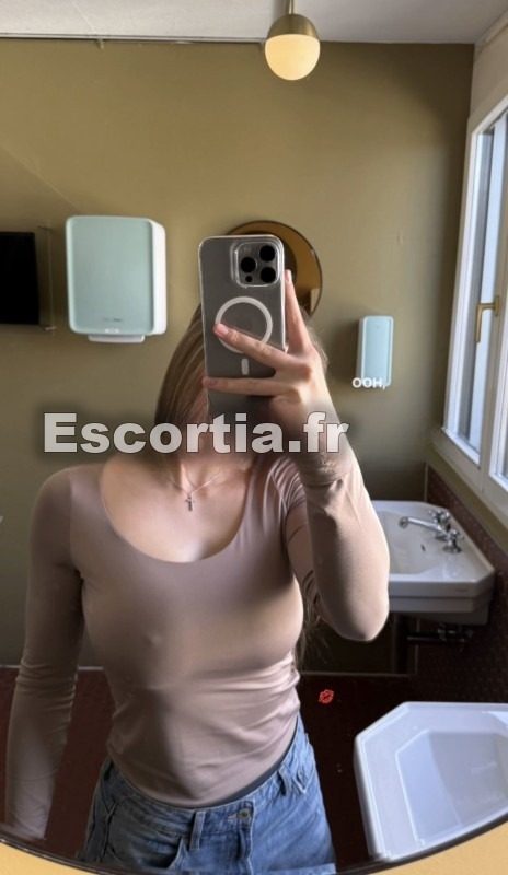 Malee escort Paris