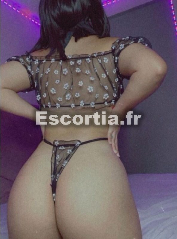 NICOLE photo 4