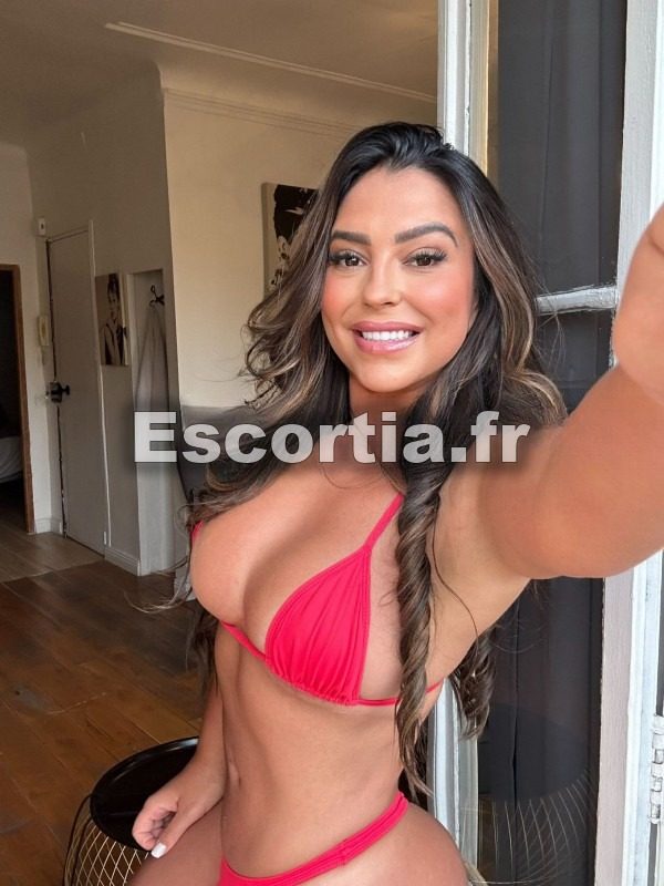 Mia Ferraz photo 3