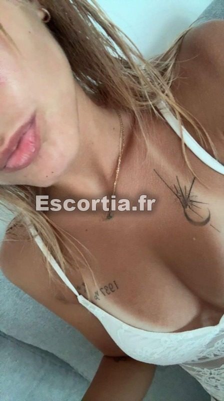 Lucie show escort Montpellier