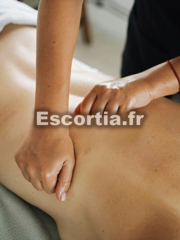 MASSAGE NATURISTE escort Franconville