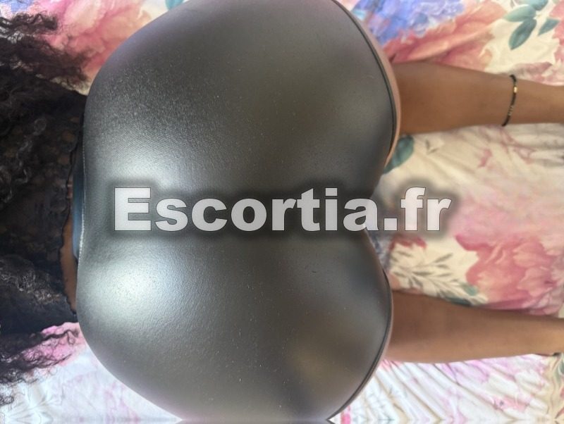 Esthertop photo 3
