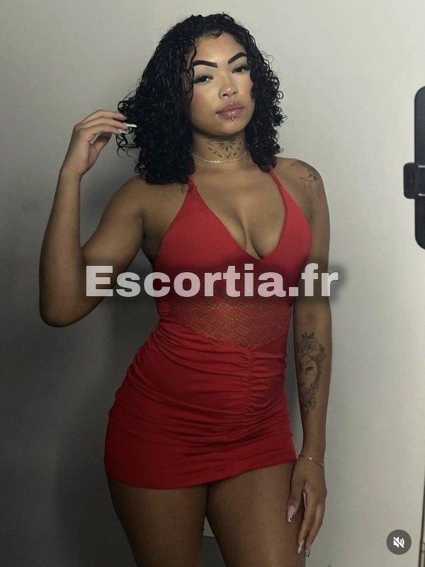 Janaina-1fois-ici escort Le Vésinet