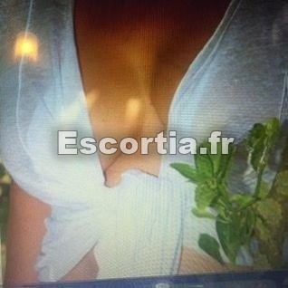 Jolie femme escort La Rochelle