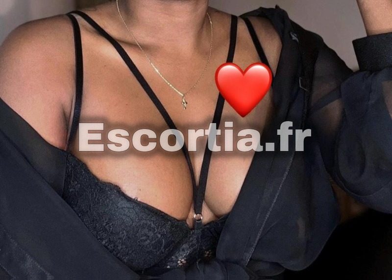 Kossy escort Le Bourget