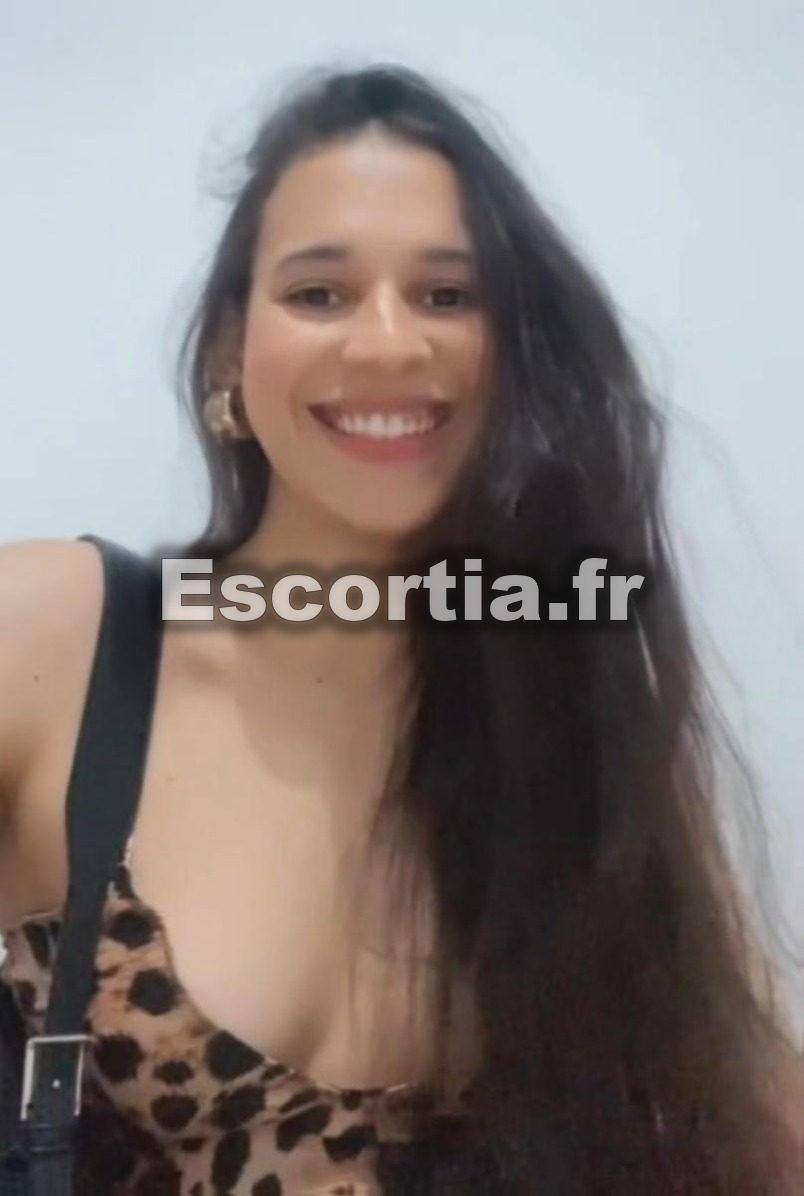 Nymphette coquine escort Fréjus
