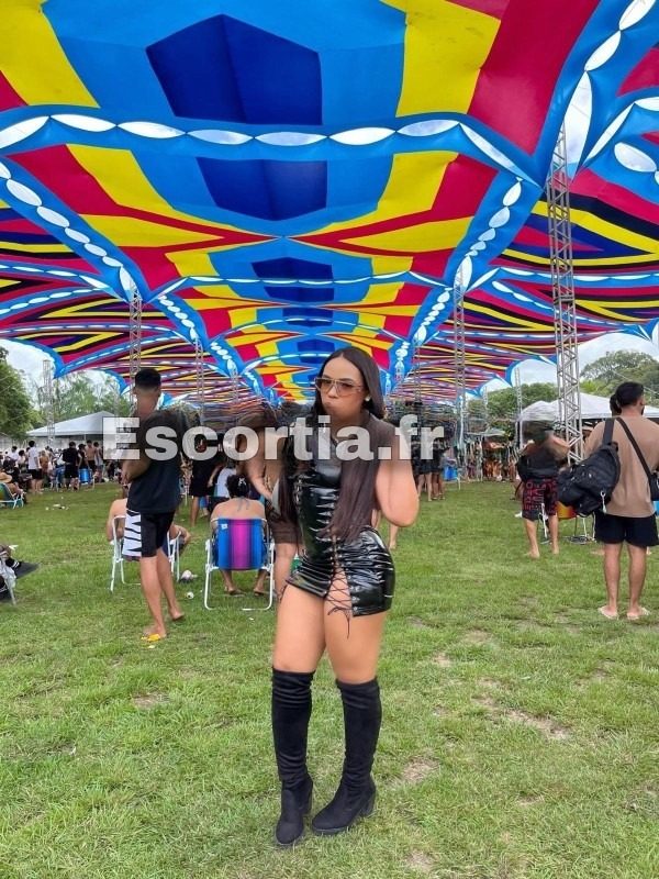 Sexy fotos reales escort Romans-sur-isère