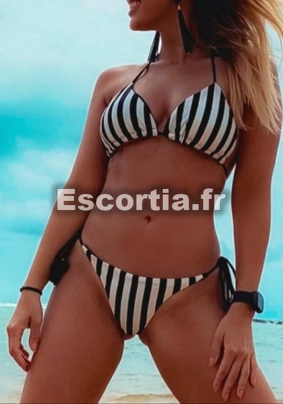 LARISSA SEXY photo 5