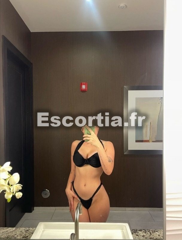 Nina  Look escort Sotteville-les-Rouen