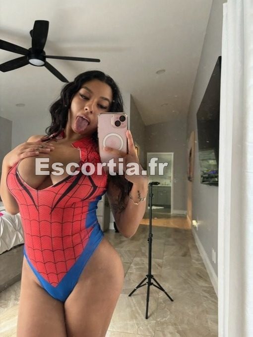 louisa Sexcam VIP escort Val-d'Isere