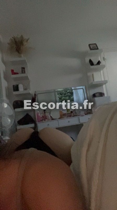 Linasalope92i escort Colombes