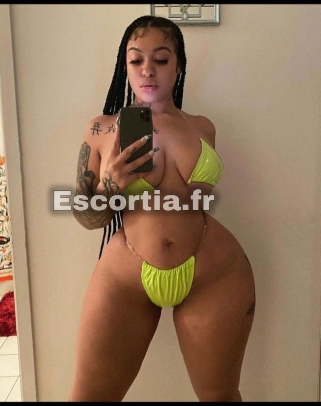 Juliana mamada escort Troyes