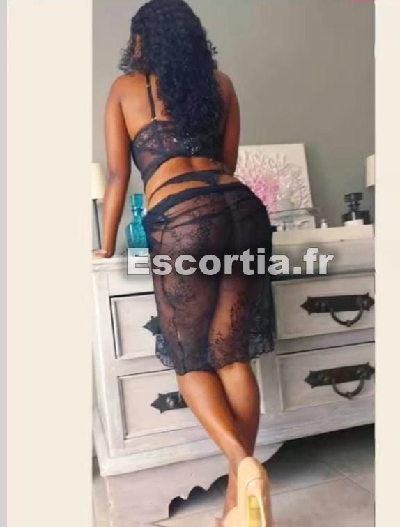 Katy douce et gourmande escort Saint-Brieuc
